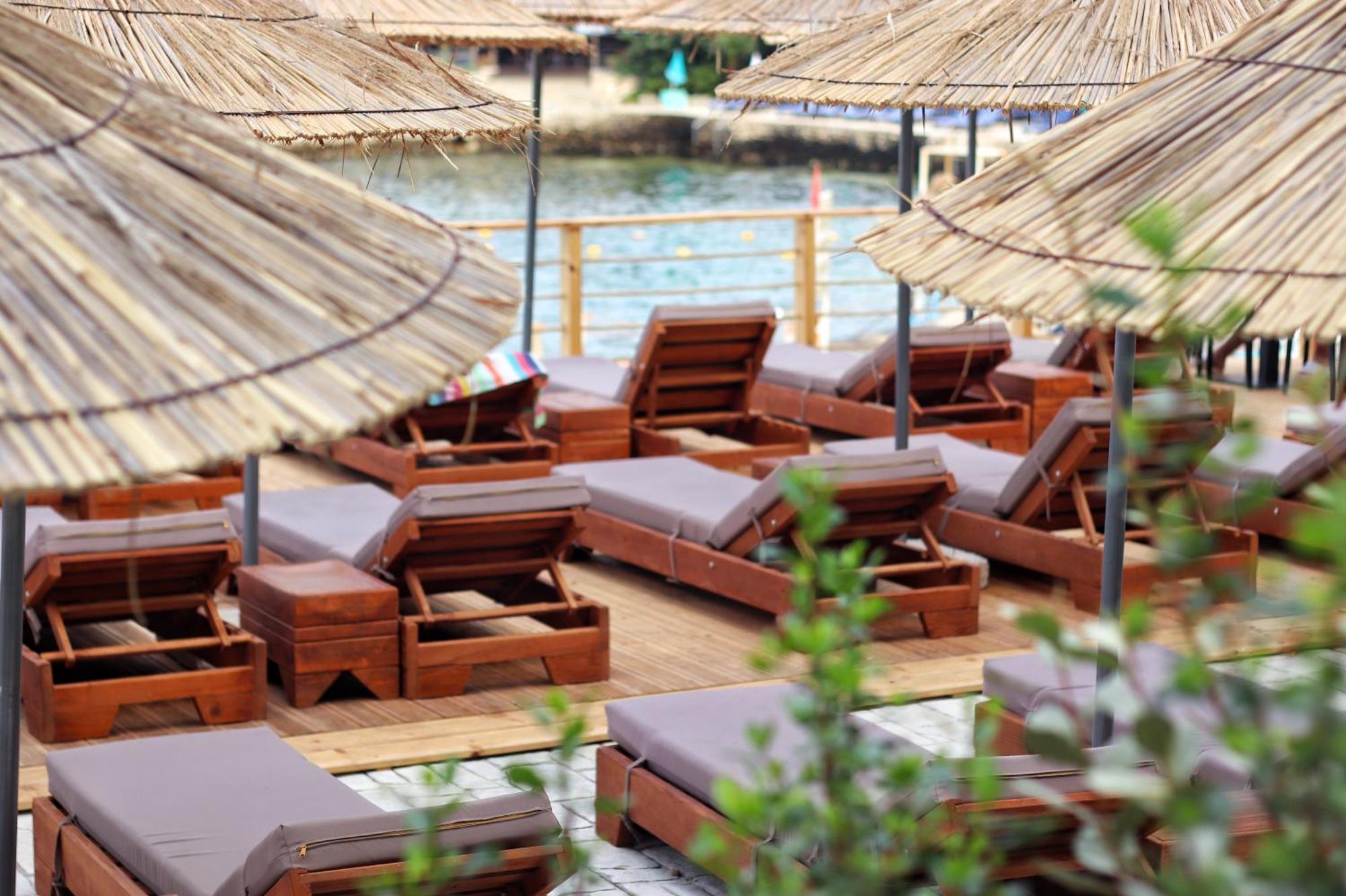 Golden Beach Suites Sarande Ngoại thất bức ảnh